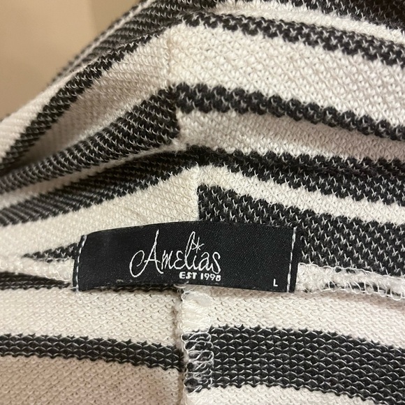 Amelia’s Oversized Striped Dolman Sleeve Cowl Neck Top- Black and White, size L - Picture 5 of 8